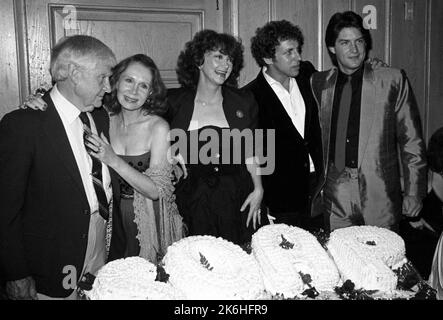 Le Cast of SOAP à la Réunion SOAP un an après son annulation. La fête coïncide avec le tournage de son premier segment il y a cinq ans. Chasen's à Beverly Hills, Californie sur 30 août 1982. Crédit: Ralph Dominguez/MediaPunch Banque D'Images