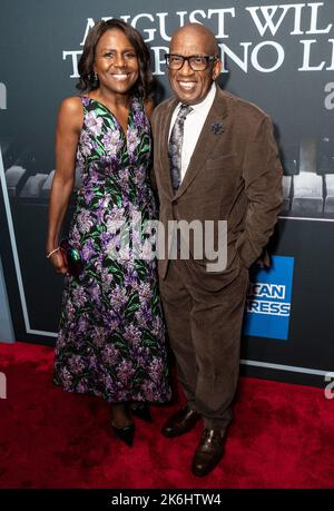 13 octobre 2022, New York, New York, États-Unis: Deborah Roberts et Al Roker assistent à la soirée d'ouverture de la renaissance d'août la leçon de piano de Wilson au théâtre Ethel Barrymore (image de crédit: © Lev Radin/Pacific Press via ZUMA Press Wire) Banque D'Images