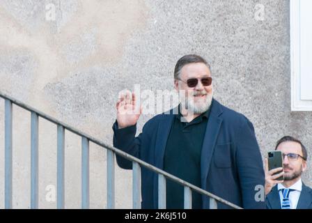 Rome, Italie. 14th octobre 2022. Rome, Italie. 14th octobre 2022. Campidoglio, le maire de Rome donne à Russell Crowe la plaque de remerciement en tant qu'Ambassadeur de Rome au monde crédit: Agence de photo indépendante/Alamy Live News crédit: Agence de photo indépendante Srl/Alamy Live News Banque D'Images