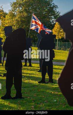 Debout avec Giants, International Bomber Command Center, Lincoln, IBCC ...