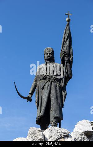 TARGU-JIU, ROUMANIE-SEPTEMBRE 25 : statue de Tudor Vladimirescu sur 25 septembre 2020 à Targu-JIU. Banque D'Images