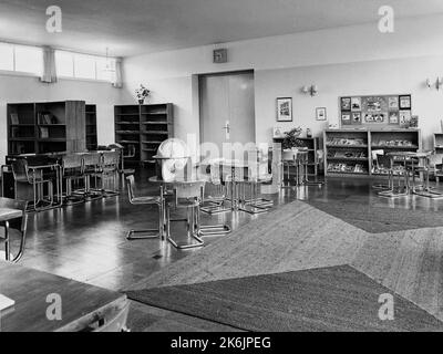 Bonn - Chancery Office Building - 1956, Etats-Unis photographies relatives aux ambassades, consulats et autres bâtiments outre-mer Banque D'Images