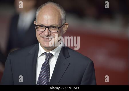 Rome, Italie. 13th octobre 2022. Le maire de Rome Roberto Gualtieri arrive sur le tapis rouge pour la première de 'il Colibrì' lors du Festival du film de Rome 17th à l'Auditorium Parco Della Musica à Rome, Italie, jeudi, 13 octobre 2022. Photo Rocco Spaziani/UPI crédit: UPI/Alay Live News Banque D'Images