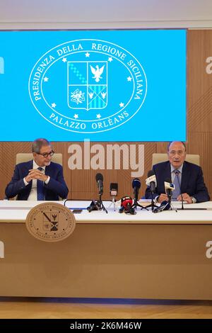 Palerme, Sicile, Italie. 14th octobre 2022. Nomination du nouveau Président de la région sicilienne, Renato Schifani, sénateur de Forza Italia, au Palais d'Orléans.LELLO MUSUMECI, ancien Président de la Sicile, et RENATO SCHIFANI (image de crédit: © Victoria Herranz/ZUMA Press Wire) crédit: ZUMA Press, Inc./Alay Live News Banque D'Images