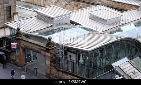 Gare de Waverly à Édimbourg - ÉDIMBOURG, ÉCOSSE - 04 OCTOBRE 2022 Banque D'Images