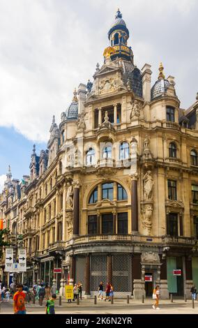 Bâtiments impressionnants sur la rue Leysstraat, Anvers, Belgique Banque D'Images