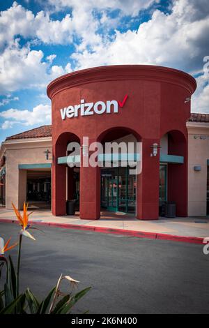 Upland, CA – 10 octobre 2022 : VERIZON Communications est une société de communications multinationales américaine qui possède le plus grand opérateur de téléphonie sans fil aux États-Unis Banque D'Images