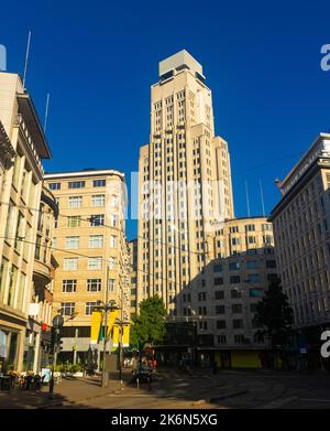 Boerentoren (tour des agriculteurs) est un grand bâtiment à Anvers Banque D'Images