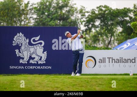 Bangkok, THAÏLANDE. 15th octobre 2022. PROM Meesawat de THAÏLANDE est au trou 1 pendant le tour 3rd de Singha Bangkok Open au club de golf de Bangkok à Pathum Thani, THAÏLANDE. Credit: Jason Butler/Alay Live News. Banque D'Images