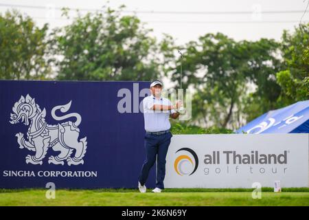 Bangkok, THAÏLANDE. 15th octobre 2022. PROM Meesawat de THAÏLANDE est au trou 1 pendant le tour 3rd de Singha Bangkok Open au club de golf de Bangkok à Pathum Thani, THAÏLANDE. Credit: Jason Butler/Alay Live News. Banque D'Images