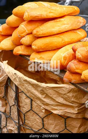 Baguettes de pain Banh mi à vendre au Vietnam Banque D'Images