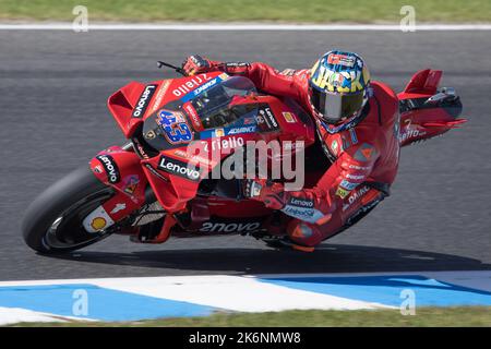 15 octobre 2022: Jack Miller (AUS) sur le No.43 Ducati de l'équipe Ducati Lenovo sur la journée de qualification pour le Grand Prix d'Australie des marques Animoca 2022 au circuit du Grand Prix de Phillip Island, Victoria, Australie. Sydney Low/Cal Sport Media Banque D'Images