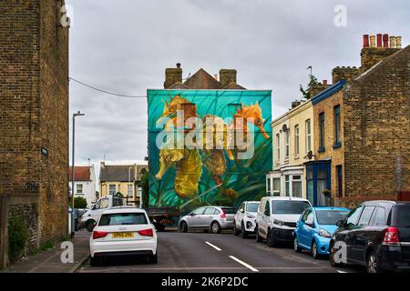 Margate, Royaume-Uni - 5 octobre 2022 - fresque murale à grande échelle de l'artiste Curtis Hylton dans le cadre de la résidence Rise Up Banque D'Images