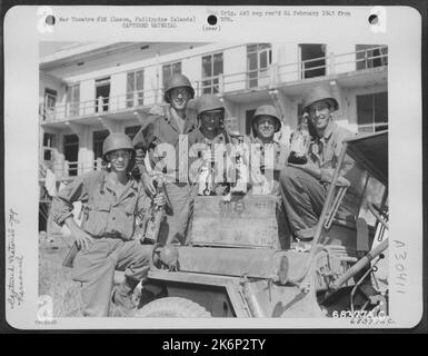 La classe Kuma en train de faire une croisière... Banque D'Images
