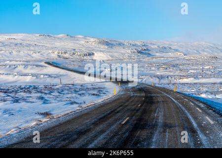 Voyage d'hiver en Islande, périphérique près d'Egilsstadir, région de l'est. Islande, Europe. Banque D'Images