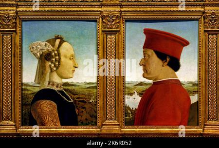 Duc et duchesse d'Urbino, Federico da Montefeltro et Battista Sforza, 1467-72, tempera sur panneau, 47 x 33 cm Uffizi, Florence, Piero della Francesca 1416/17 – 1492, Florence, Italie. ( Dans la tradition du XIVe siècle, inspiré par la conception de pièces anciennes, les deux figures sont présentées en profil, ) Piero della Francesca, réalisé ceci, chef-d'œuvre entre ,1465 et 1472. Banque D'Images