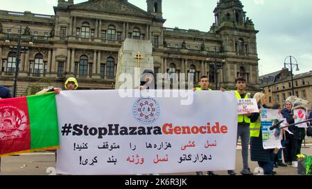 Glasgow, Écosse, Royaume-Uni 15th octobre, 2022 manifestation anti-hijab Iran à george Square le centre administratif de la ville devant les chambres du conseil et le cénotaphe .Credit Gerard Ferry/Alay Live News Banque D'Images