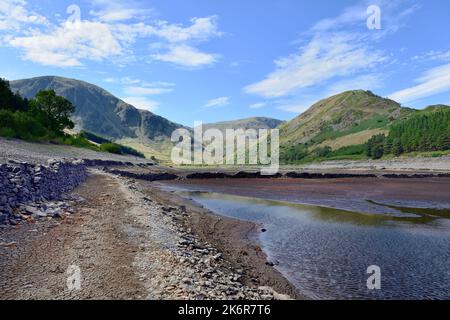 Eau basse et le Rigg de Haweswater Banque D'Images