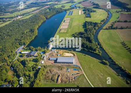 Vue aérienne, réservoir de Hengsen, déversoir, centrale hydroélectrique de Hengsen, compagnie d'approvisionnement en eau AWWR, Hengsen, Holzwickede, région de la Ruhr, Rhénanie-du-Nord-Westphalie, GE Banque D'Images