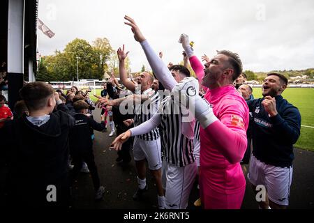 Fête de la ville de Mershyr à temps plein. Merthyr Town v Folkestone Invicta dans la ronde de qualification de la coupe FA 4th au parc Penydarren le 15th octobre 2022. Banque D'Images