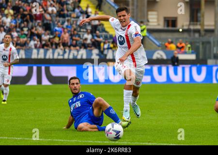 Stade Carlo Castellani, Empoli, Italie, 15 octobre 2022, Matteo Pessina de Monza gêné par Filippo Bandinelli d'Empoli pendant le FC d'Empoli vs AC Monza - football italien série A Match Credit: Live Media Publishing Group/Alay Live News Banque D'Images