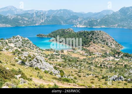 Vue aérienne sur le port de SIG Limani dans le village de Selimiye près de la station balnéaire de Marmaris dans la province de Mugla en Turquie. Banque D'Images