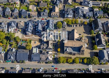 , Vue aérienne, Kath. Église Saint-Alexandre, Schmallenberg, pays aigre, Rhénanie-du-Nord-Westphalie, Allemagne, Lieu de culte, DE, Europe, Communauté de foi, lieu Banque D'Images