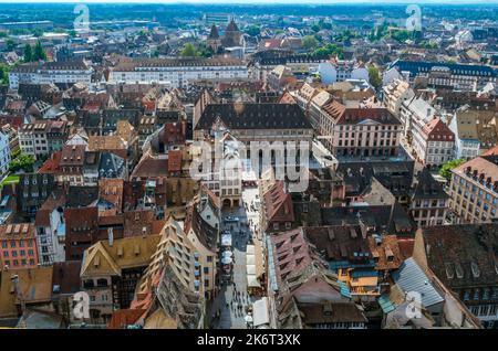 Vue aérienne de la vieille ville de Strasbourg, Alsace, France Banque D'Images