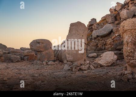 Vue depuis le parc national du mont Nemrut. Sculptures gigantesques de 2000 ans. Inscrit sur la liste du patrimoine culturel mondial de l'UNESCO. Banque D'Images