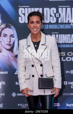 The O2, Londres, Royaume-Uni. 15th octobre 2022. FARA Williams arrive au O2 pour le tout premier événement de boxe entièrement féminin de l'histoire. Savannah Marshall et Claressa Shields seront les grands titres du spectacle héritage de Boxxer pour le titre incontesté de MiddlewEight World. Amanda Rose/Alamy Live News Banque D'Images