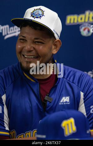 15 octobre 2022 : 15 octobre 2022. Yadier Molina, a été présenté comme directeur de Navegantes del Magallanes dans la ligue de baseball professionnelle vénézuélienne, pour la saison 2022-2023. Le portoricain Catcher, de la St. Louis Cardinals dans les ligues majeures, a gagné 10 All-Star Games, deux anneaux de série mondiale et neuf gants d'or, et a exprimé sa joie à la tête de l'équipe actuelle de champion au Venezuela.photo: Jan Carlos Hernandez (image de crédit: © Juan Carlos Hernandez/ZUMA Press Wire) crédit: ZUMA Press, Inc./Alay Live News Banque D'Images