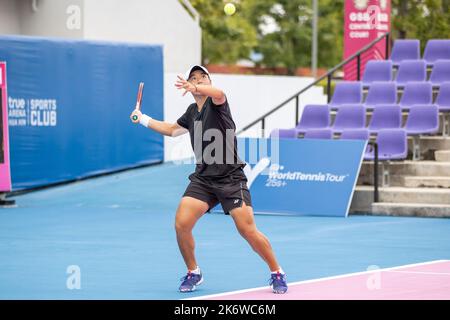 HUA HIN, THAÏLANDE - OCTOBRE 16 : Zhuoxuan Bai de Chine lors du match final contre Hong Yi Cody Wong de Hong Kong à l'INDUSTRIE CAL-COMP & CCAU 4,0 ITF TENNIS TOUR 2022 à la vraie Arena Hua Hin on 16 octobre 2022 à HUA HIN, THAÏLANDE (photo de Peter van der Klooster/Alamy Live News) Credit: peter Van der Klooster/Alamy Live News Banque D'Images