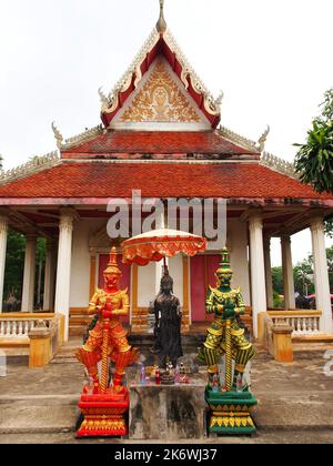 Le visage d'une garde de démon géant. Tête de la statue de géant, Bangkok, Thaïlande. 8th mai 2022. Banque D'Images