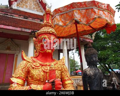 Le visage d'une garde de démon géant. Tête de la statue de géant, Bangkok, Thaïlande. 8th mai 2022. Banque D'Images