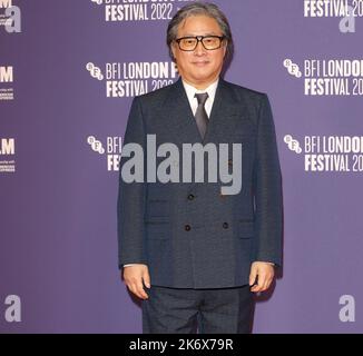 Le réalisateur sud-coréen Park Chan-wook assiste à la première du film « décision to Leave » au BFI London film Festival 2022 Banque D'Images