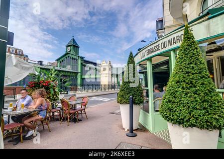 Le Plessis-Robinson, neue traditionelle Architektur, Markthalle // le Plessis-Robinson, Nouvelle architecture traditionnelle, Market Hall Banque D'Images