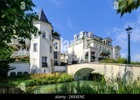 Le Plessis-Robinson, neue traditionelle Architektur // le Plessis-Robinson, Nouvelle architecture traditionnelle Banque D'Images