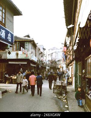 Rue dans la vieille partie de Shanghai, connue sous le nom de ville chinoise dans les jours de concession étrangers avant la deuxième guerre mondiale Banque D'Images