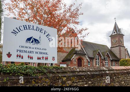 Micheldever Primary School dans le village de Micheldever, Hampshire, Angleterre, Royaume-Uni Banque D'Images