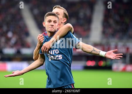 ALKMAAR - Sebastian Szymanski de Feyenoord célèbre le 1-2 lors du match hollandais entre AZ Alkmaar et Feyenoord au stade AFAS de 16 octobre 2022 à Alkmaar, aux pays-Bas. ANP OLAF KRAAK Banque D'Images