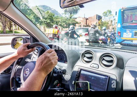 Bogota Colombie,Chapinero Avenida Carrera 7 Uber conducteur conduite voiture intérieur véhicule, homme hommes adultes hommes volant correct ha Banque D'Images