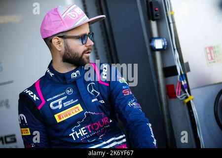 Donington Park, Royaume-Uni. 16th octobre 2022. Jules Gounon, pilote de course RAM et pilote d'usine Mercedes, lors du championnat Intelligent Money British GT, Donington Park. 16 octobre 2022. Photo de Jurek Biegus. Utilisation éditoriale uniquement, licence requise pour une utilisation commerciale. Credit: Jurek Biegus/Alamy Live News Banque D'Images