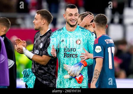 ALKMAAR, PAYS-BAS - OCTOBRE 16 : gardien de but Justin Bijlow de Feyenoord, Sebastian Szymanski de Feyenoord pendant le match entre AZ Alkmaar et Feyenoord à l'AFAS Stadion on on 16 octobre 2022 à Alkmaar, pays-Bas (photo de Patrick Goosen/Orange Pictures) Banque D'Images