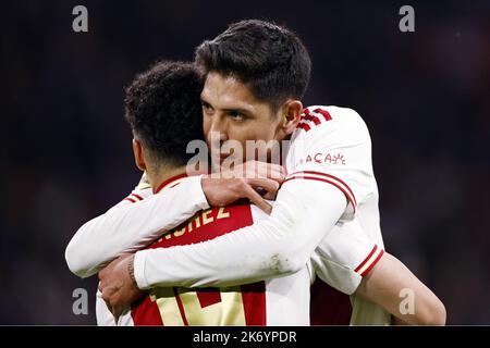 AMSTERDAM - (lr) Jorge Sanchez d'Ajax, Edson Alvarez ou Ajax célèbrent le 1-0 lors du match hollandais entre Ajax Amsterdam et Excelsior à l'arène Johan Cruijff sur 16 octobre 2022 à Amsterdam, pays-Bas. ANP MAURICE VAN STEEN Banque D'Images