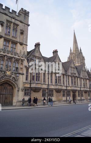 Oxford, Royaume-Uni : détail du côté sud du Brasenose College à High Street Banque D'Images