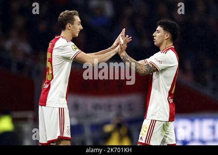 AMSTERDAM - (lr) Youri Baas d'Ajax, Jorge Sanchez d'Ajax lors du match hollandais entre Ajax Amsterdam et Excelsior à l'arène Johan Cruijff sur 16 octobre 2022 à Amsterdam, pays-Bas. ANP MAURICE VAN STEEN Banque D'Images