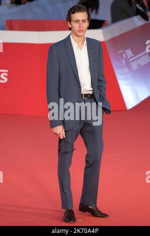 15 octobre 2022, Rome, Rome, Italie: Mattia Carrano pour ''Rapiniamo il Duce'' film sur tapis rouge pendant les 3rd jours du Festival du film de Rome. (Credit image: © Elena Vizzoca/Pacific Press via ZUMA Press Wire) Banque D'Images