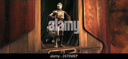 KENNY BAKER, ANTHONY DANIELS, Star Wars : Episode II - L'ATTAQUE DES CLONES, 2002 Banque D'Images