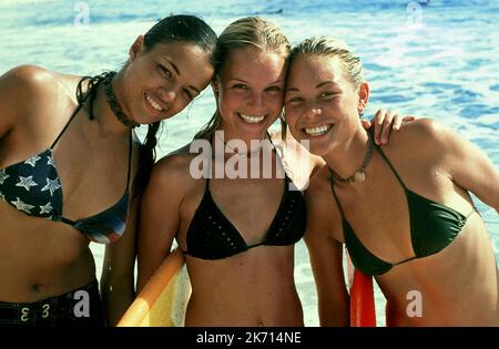 MICHELLE RODRIGUEZ, Kate Bosworth, SANOE LAKE, BLUE CRUSH, 2002 Banque D'Images