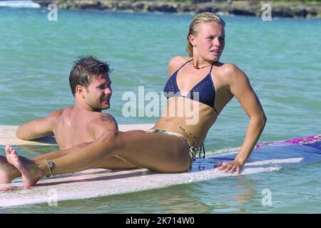 MATTHEW DAVIS, Kate Bosworth, BLUE CRUSH, 2002 Banque D'Images